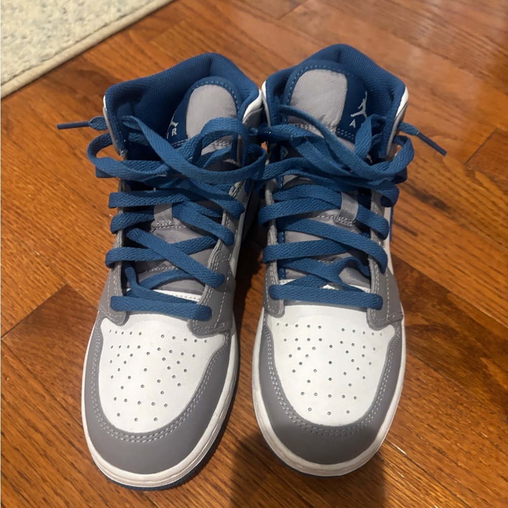 Nike air Jordan high tops size 5.5 youth - Picture 3 of 6